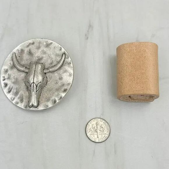 Western Silver Tone Round Longhorn Wild Rag Scarf Slide - Picture 2 of 3